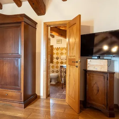 Antica Caresi Bed & Breakfast *