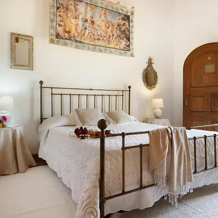 Antica Caresi Bed and Breakfast