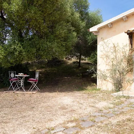 Antica Caresi Bed and Breakfast *